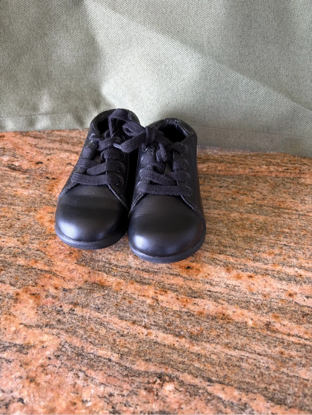 Stride Rite Kids Black Lace-Up Leatherette Shoes Size 5W